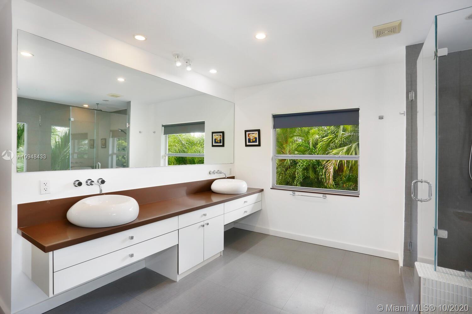 SUNRISE HARBOUR REV PL - Residential