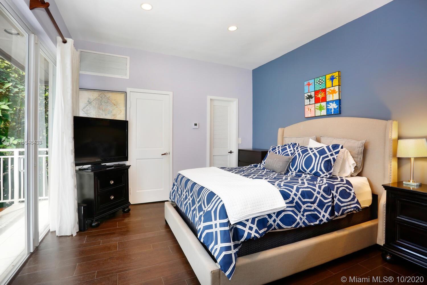 SUNRISE HARBOUR REV PL - Residential