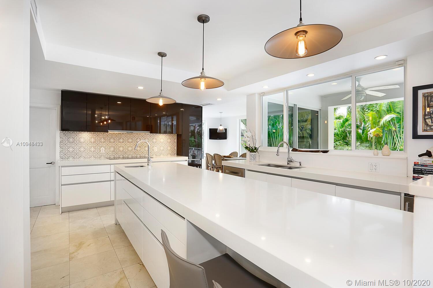 SUNRISE HARBOUR REV PL - Residential