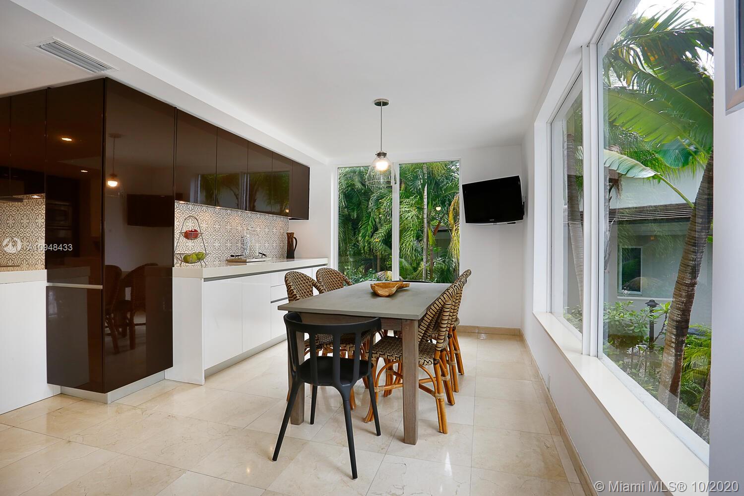 SUNRISE HARBOUR REV PL - Residential