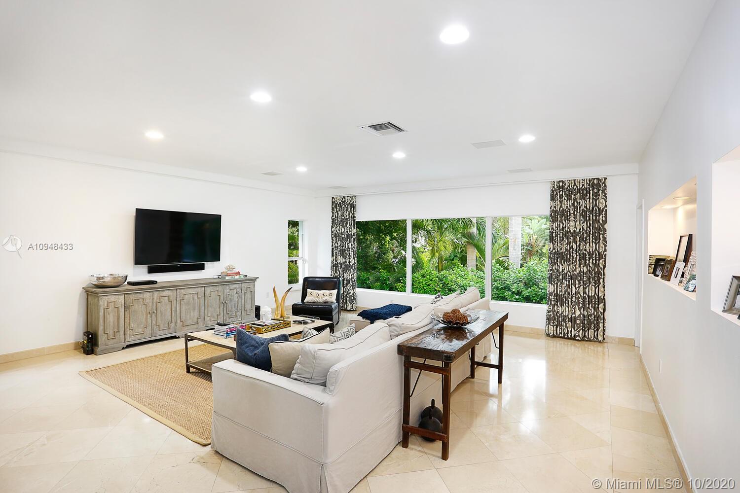 SUNRISE HARBOUR REV PL - Residential