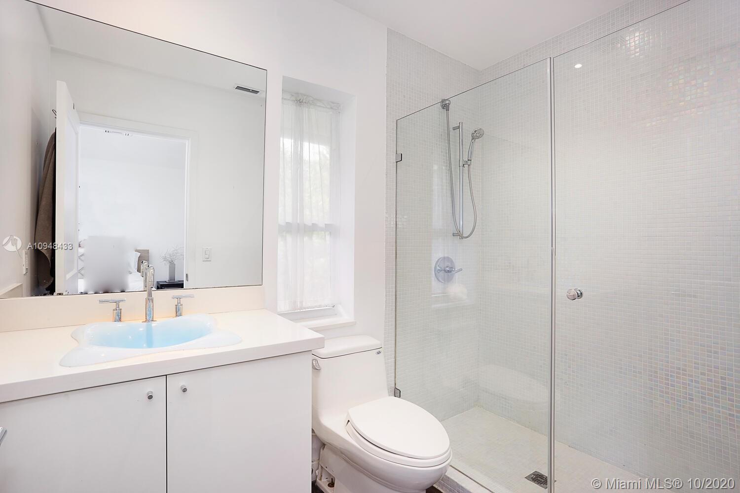 SUNRISE HARBOUR REV PL - Residential