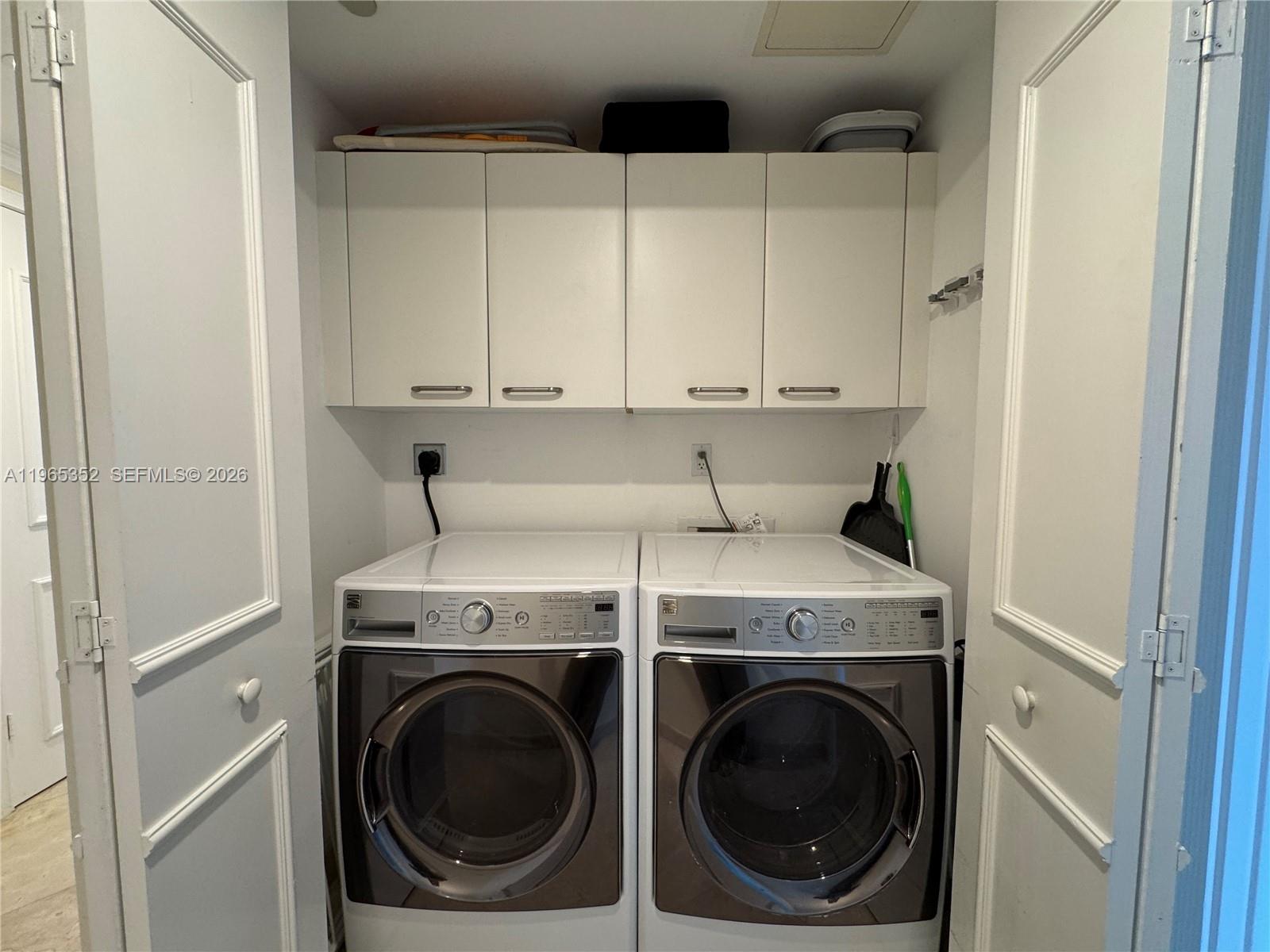 PALMS TOWER TWO CONDO - Residential