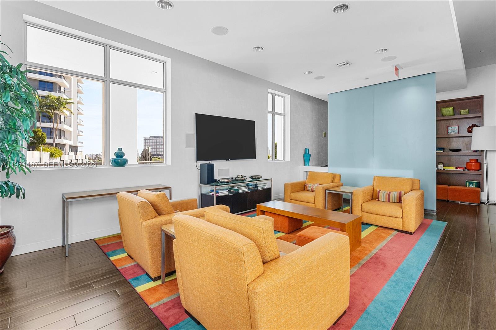 EDGE CONDO - Residential