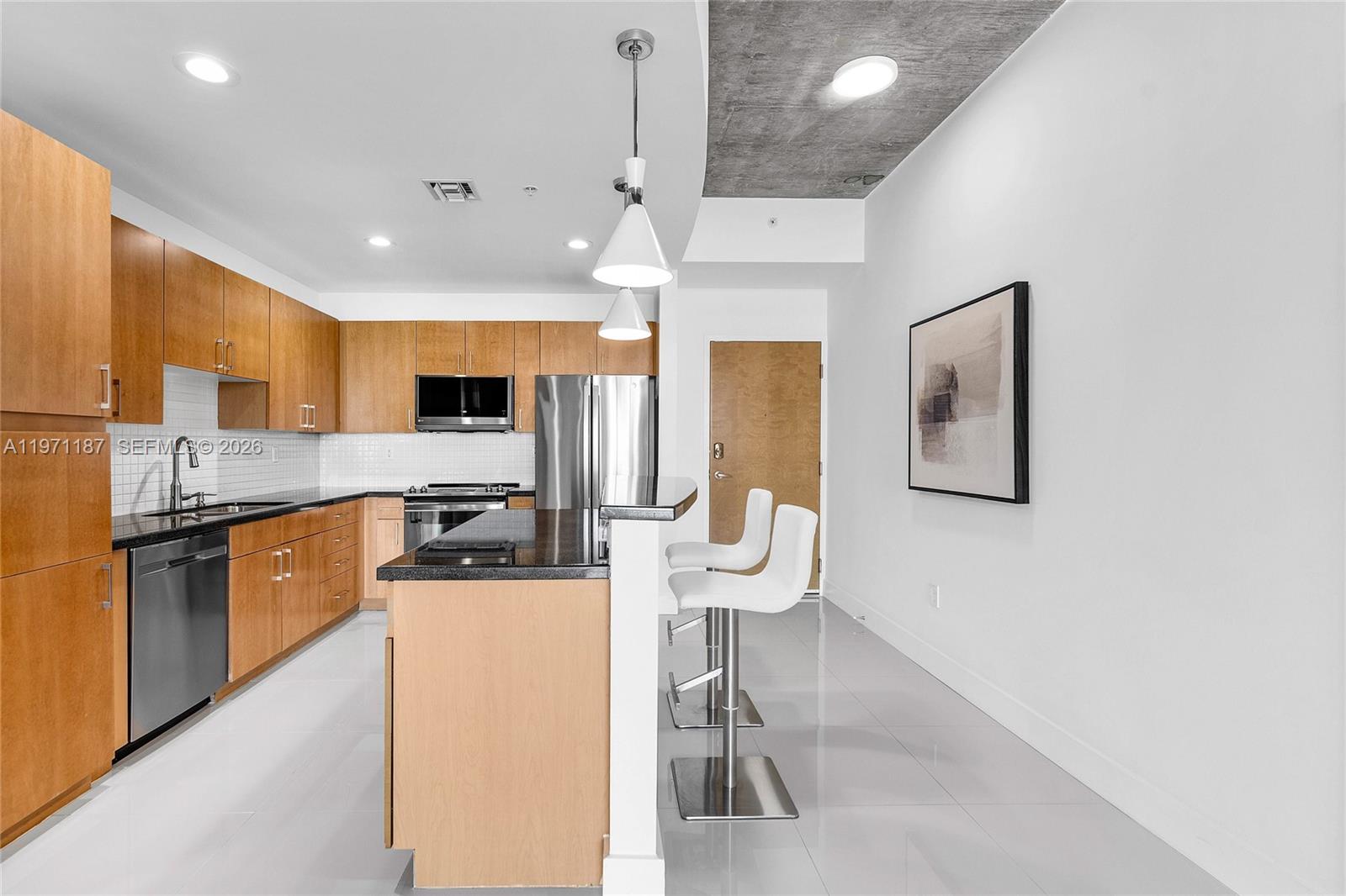 EDGE CONDO - Residential