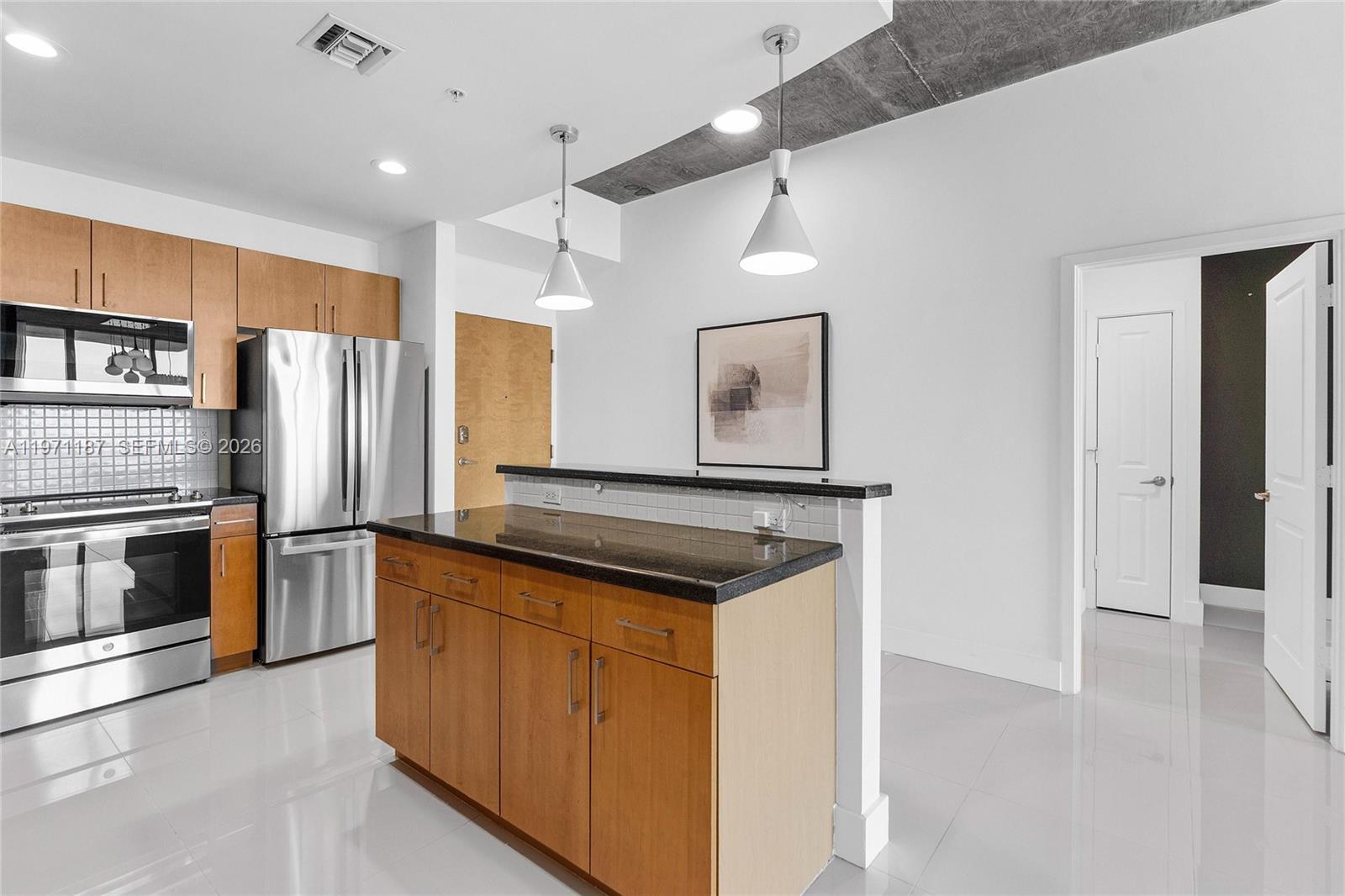 EDGE CONDO - Residential