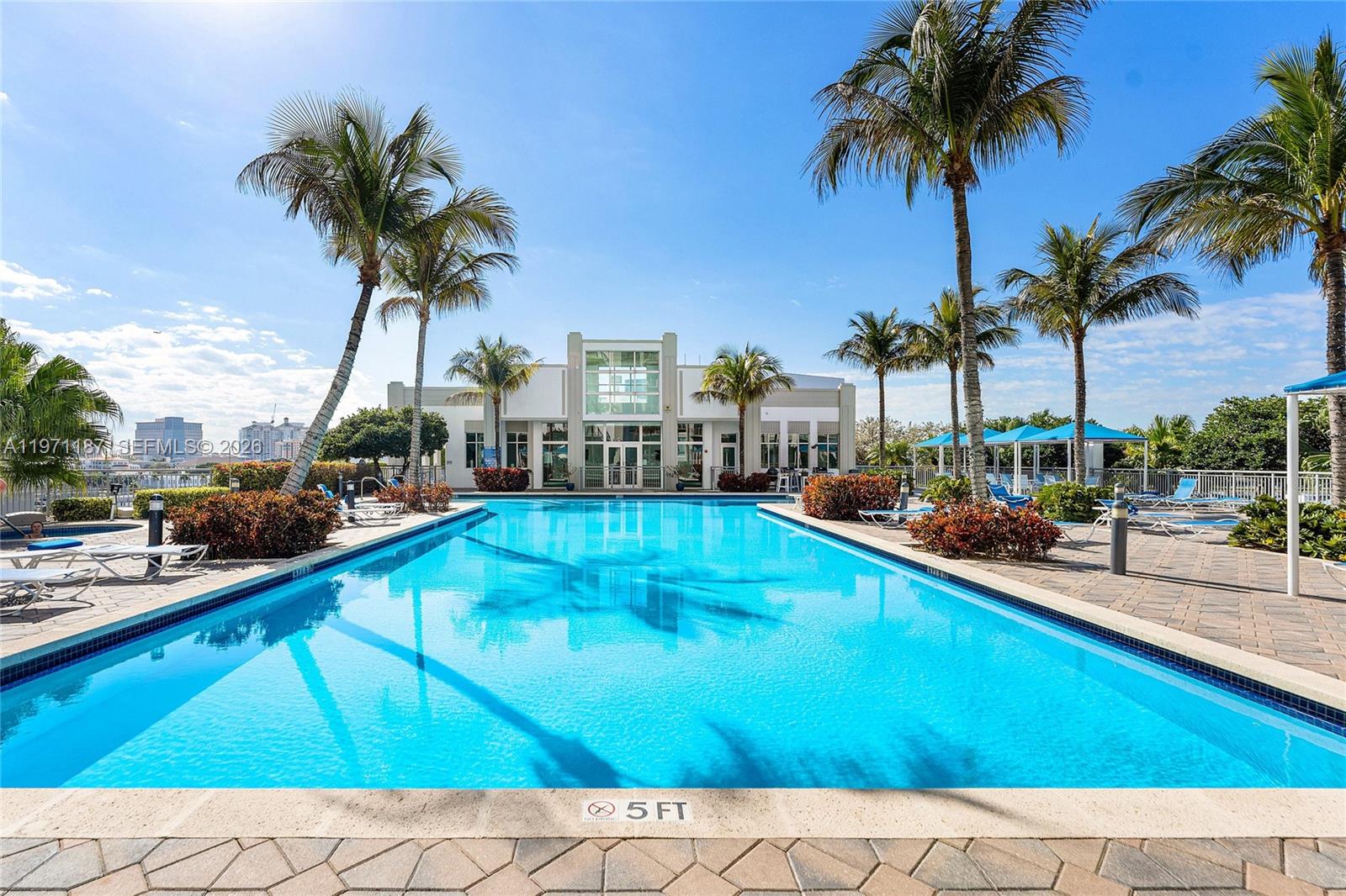 EDGE CONDO - Residential