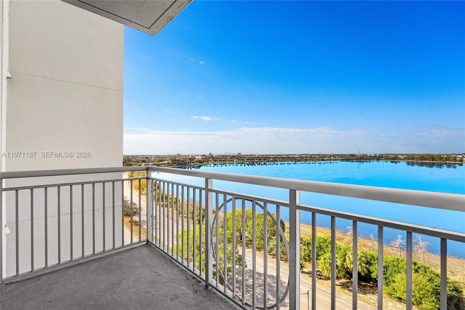 EDGE CONDO - Residential