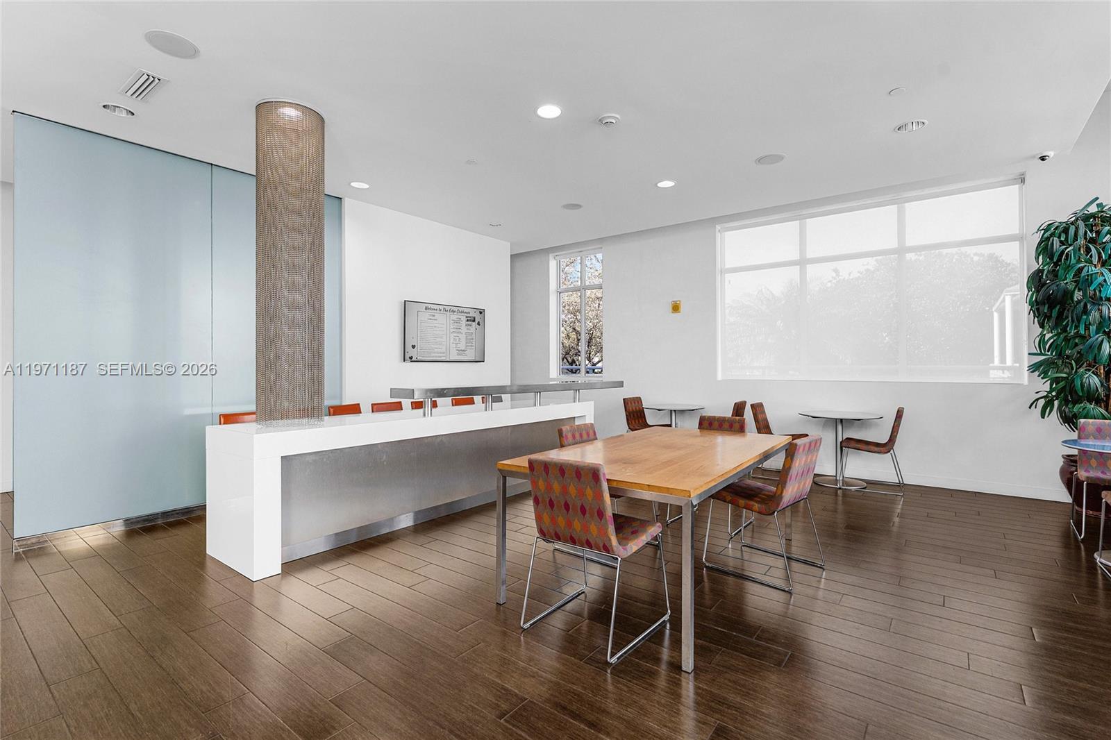 EDGE CONDO - Residential