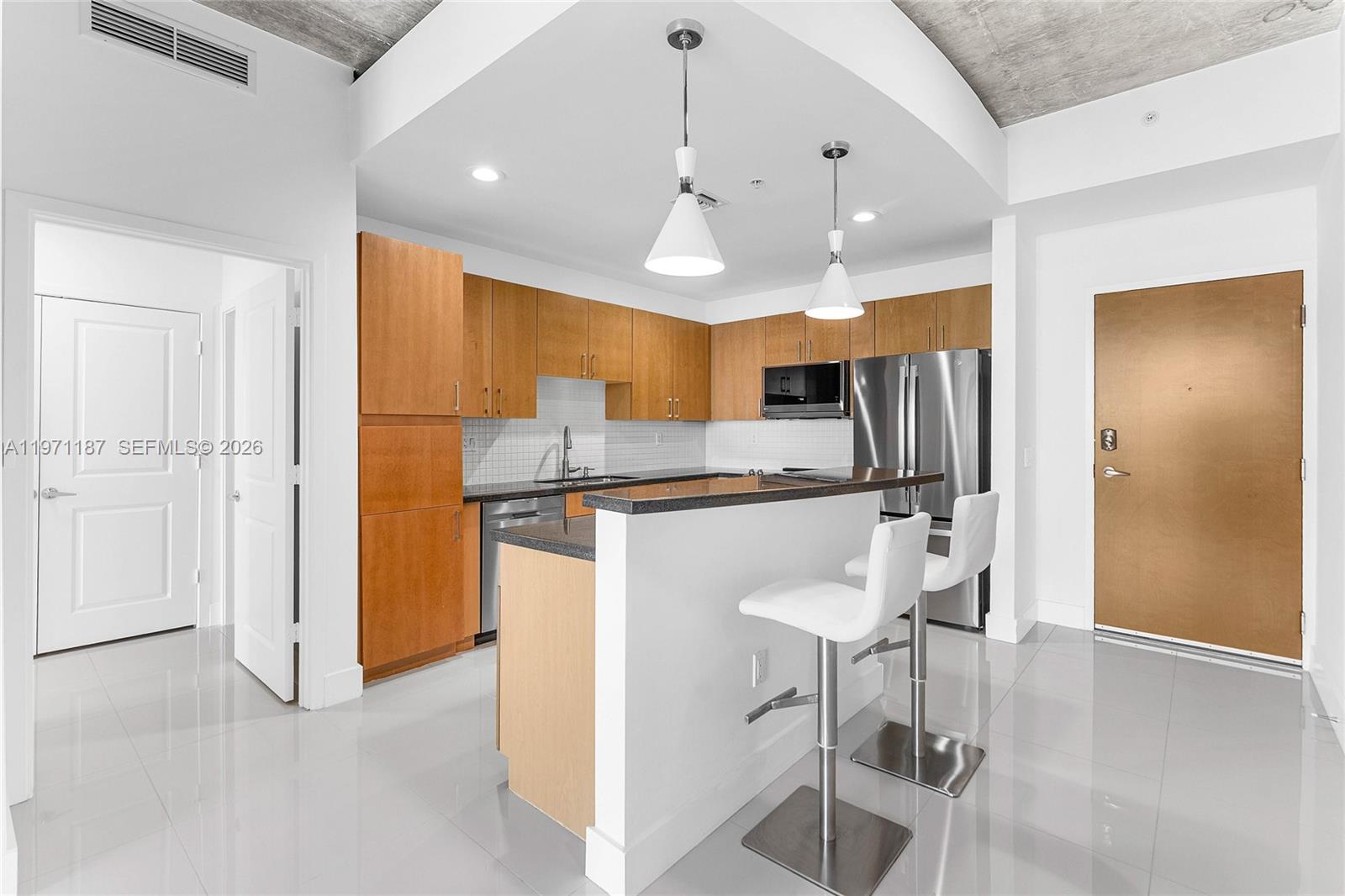 EDGE CONDO - Residential