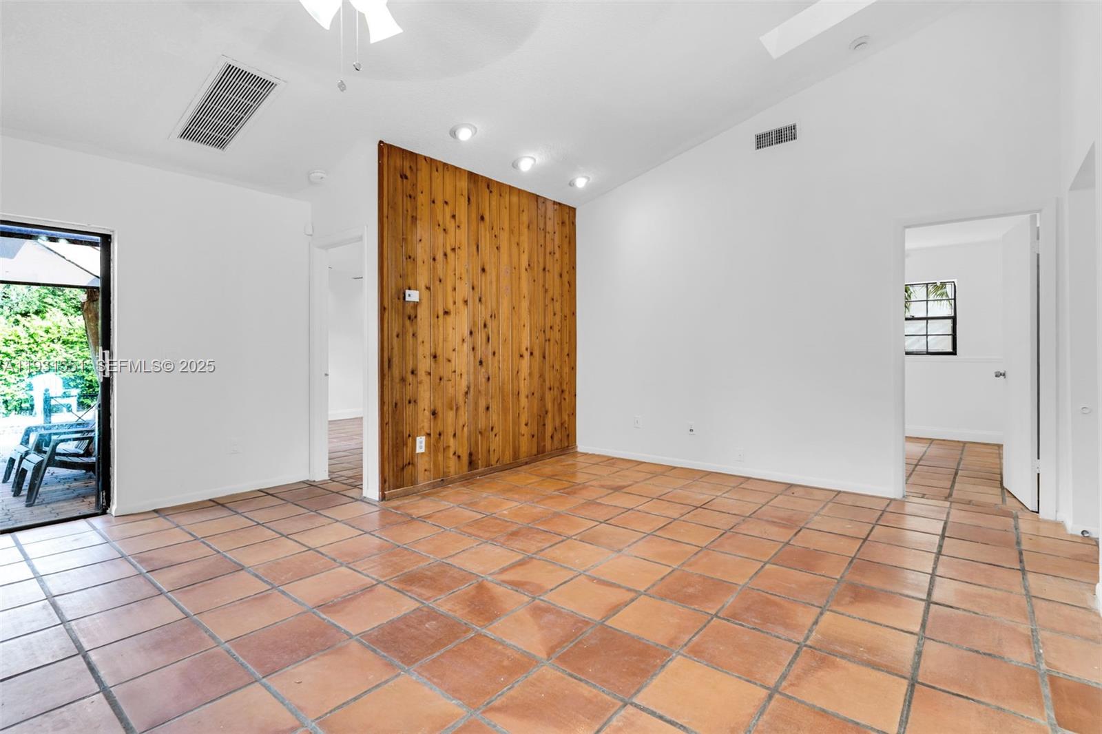 SUNFISH AT THE HAMMOCKS - Residential