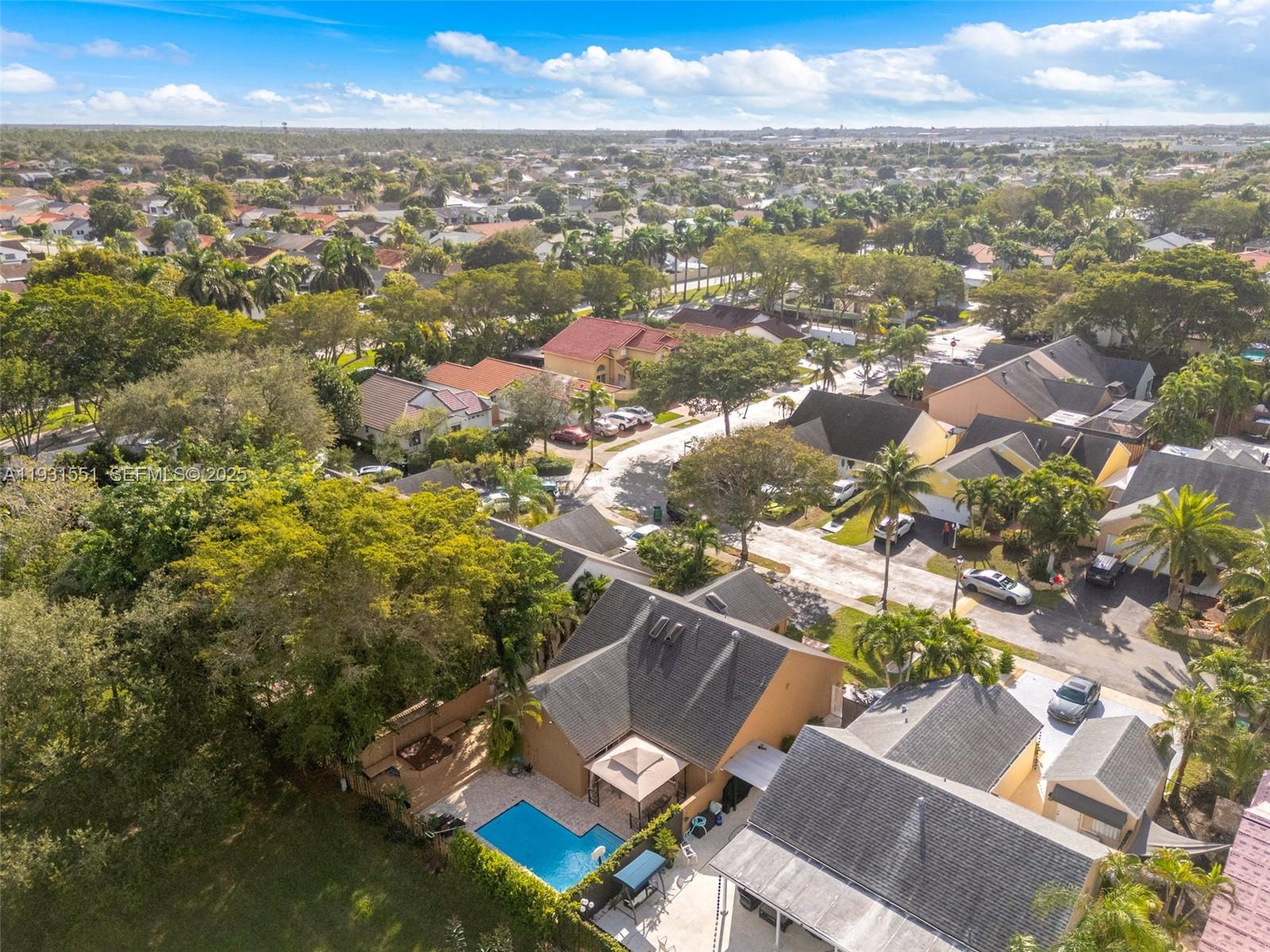 SUNFISH AT THE HAMMOCKS - Residential