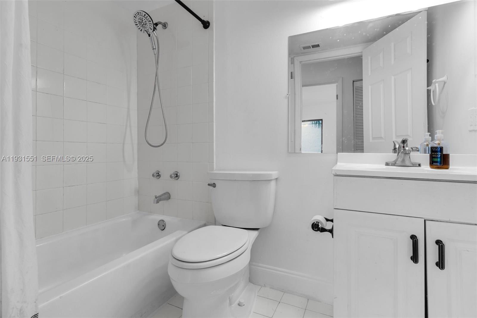 SUNFISH AT THE HAMMOCKS - Residential