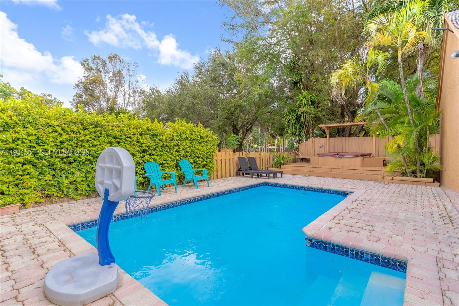 SUNFISH AT THE HAMMOCKS - Residential