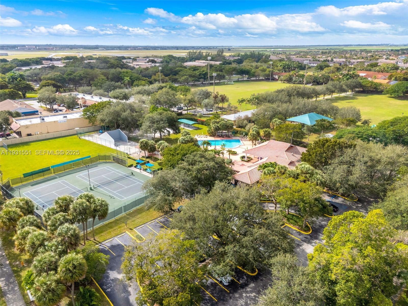 SUNFISH AT THE HAMMOCKS - Residential