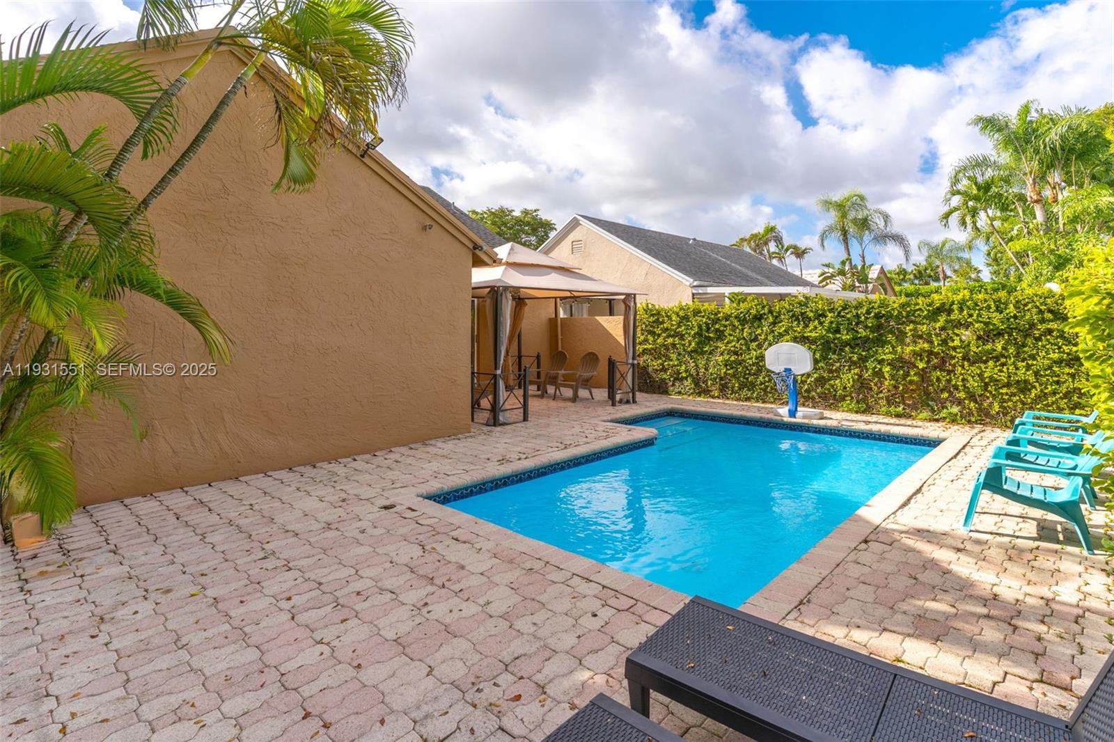 SUNFISH AT THE HAMMOCKS - Residential