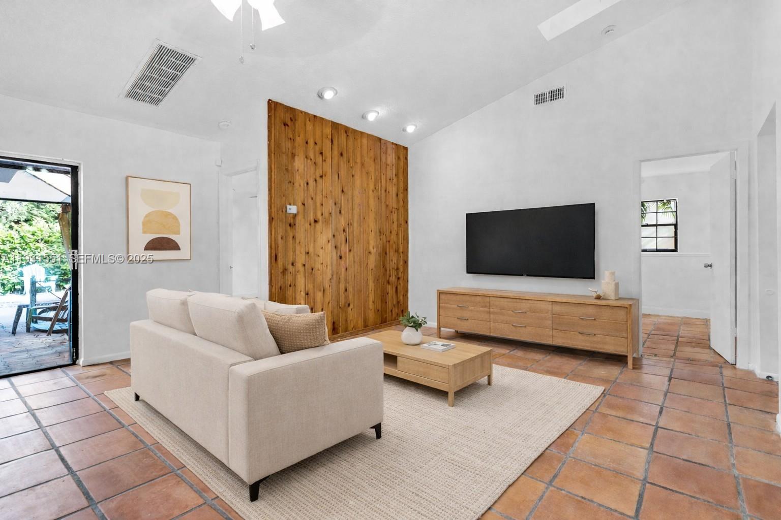 SUNFISH AT THE HAMMOCKS - Residential