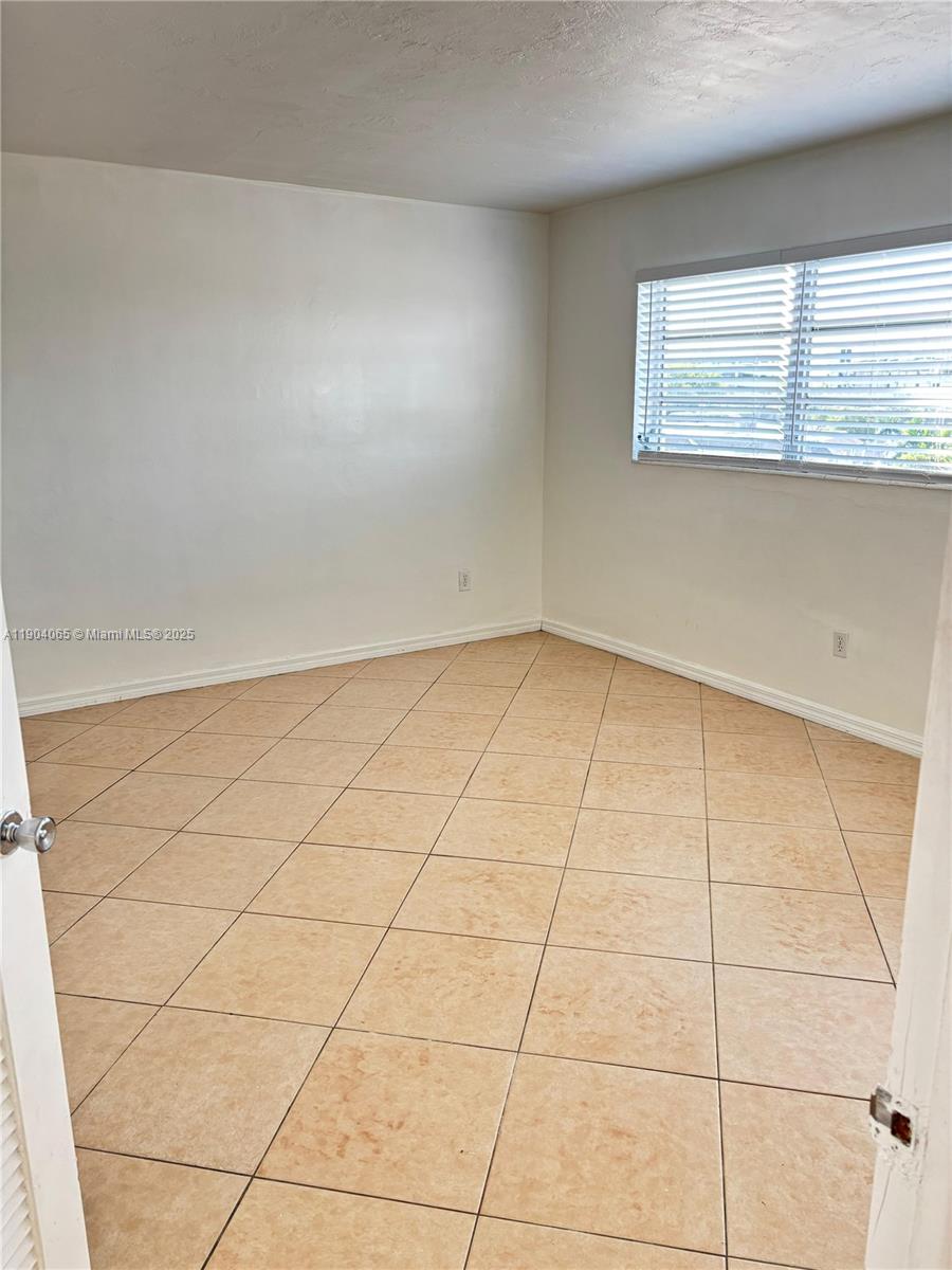 VILLAGE AT DADELAND CONDO - Residential Lease