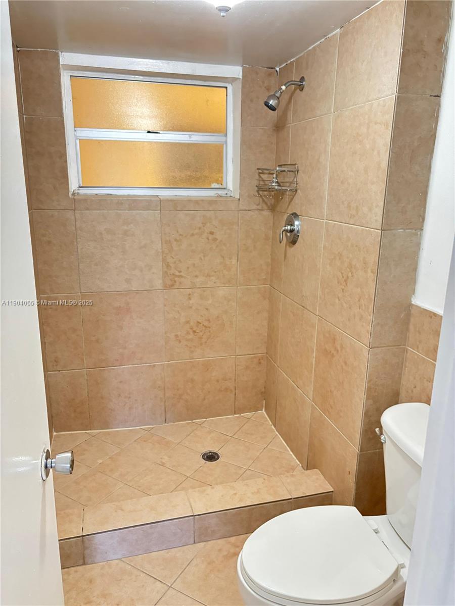 VILLAGE AT DADELAND CONDO - Residential Lease