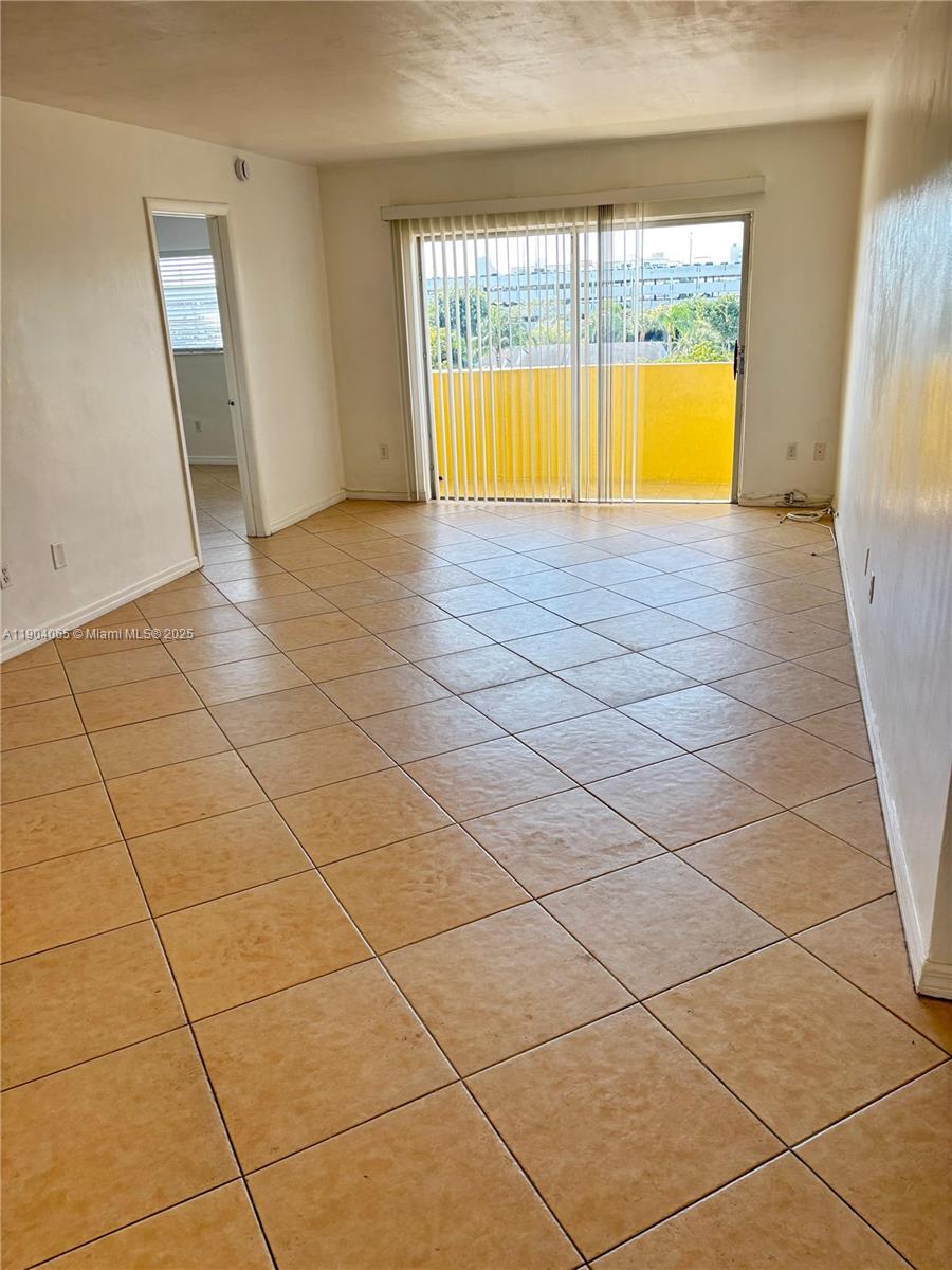 VILLAGE AT DADELAND CONDO - Residential Lease