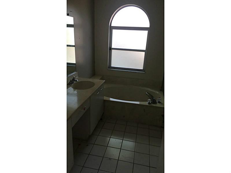 RAMBLEWOOD SOUTH 78-19 B - Residential