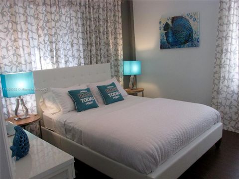 3030 Collins Ave 3E Miami Beach FL 33140