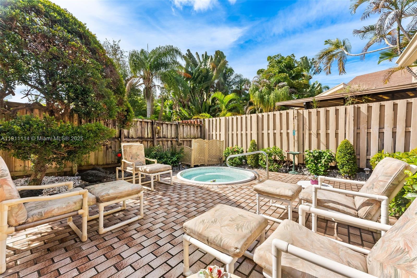 SIERRA DEL MAR - Residential