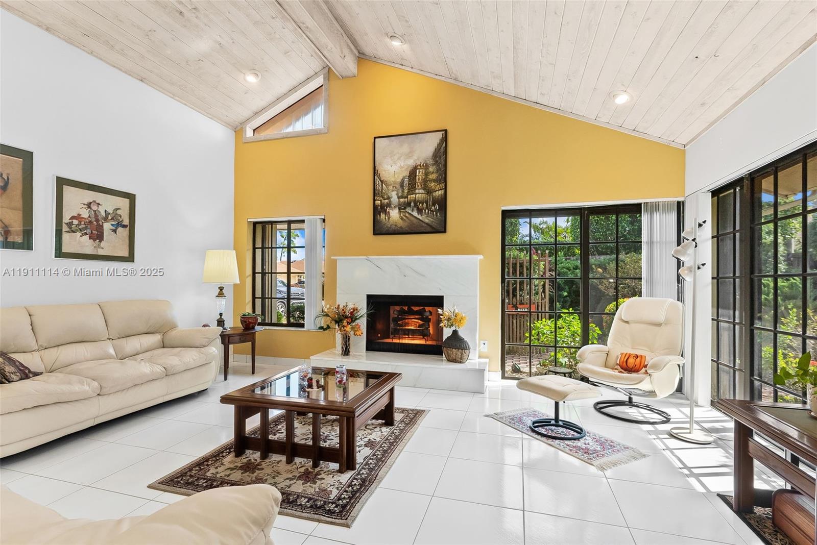 SIERRA DEL MAR - Residential