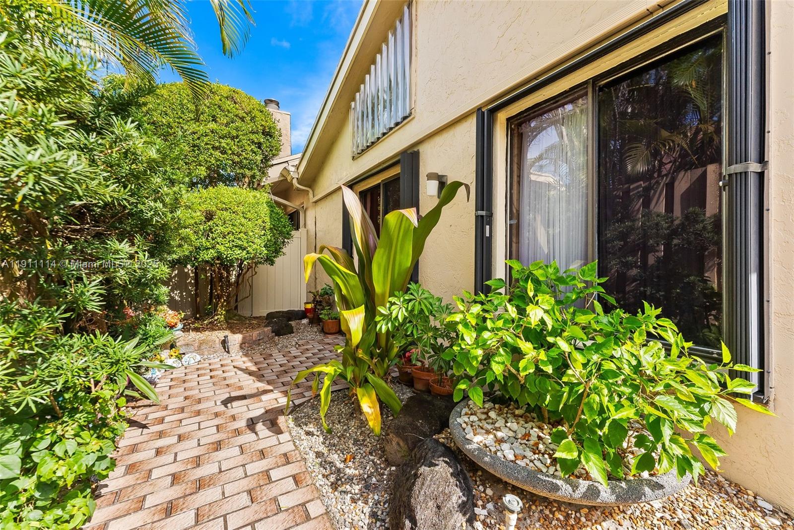 SIERRA DEL MAR - Residential