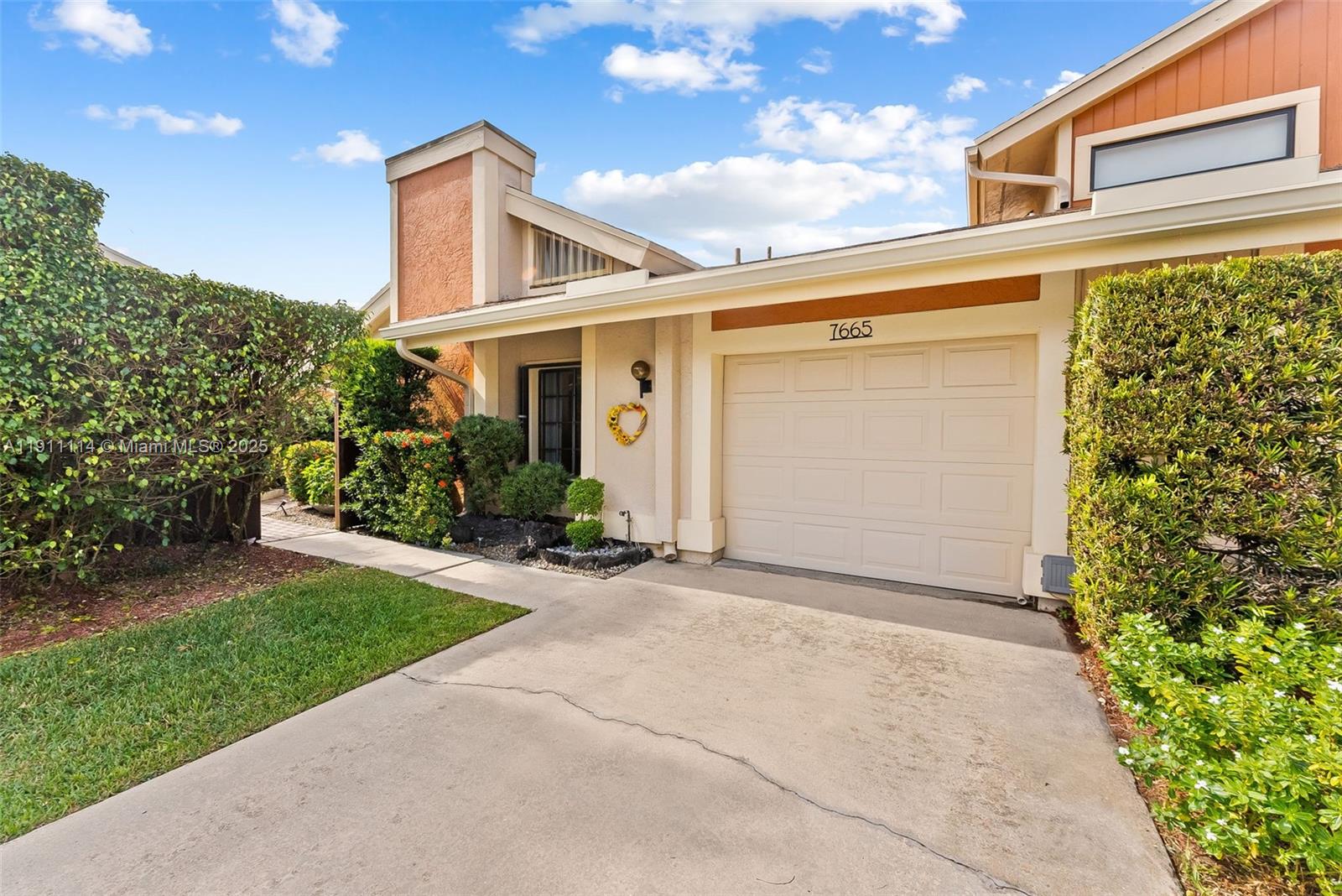 SIERRA DEL MAR - Residential