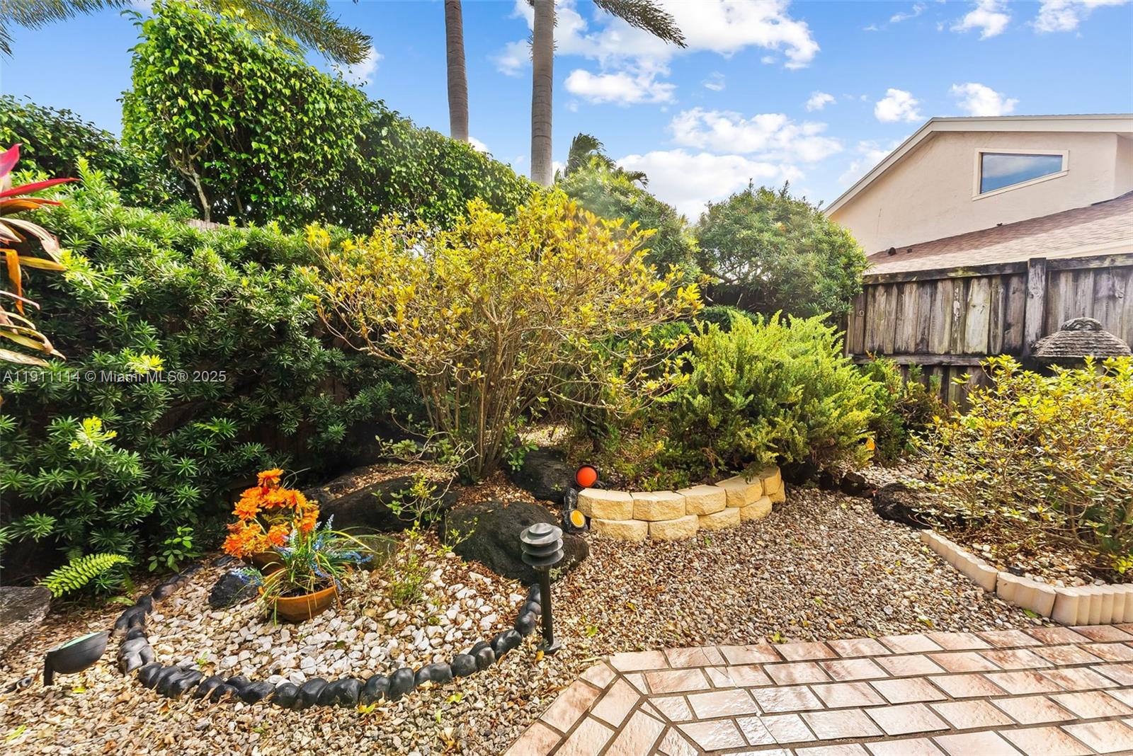 SIERRA DEL MAR - Residential