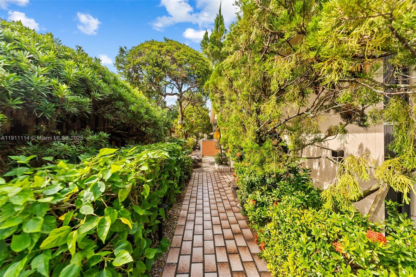 SIERRA DEL MAR - Residential