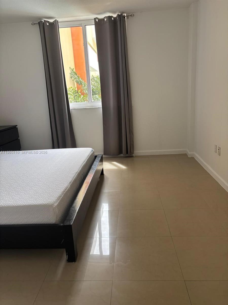 VENTURE AT AVENTURA WEST - Residential Lease