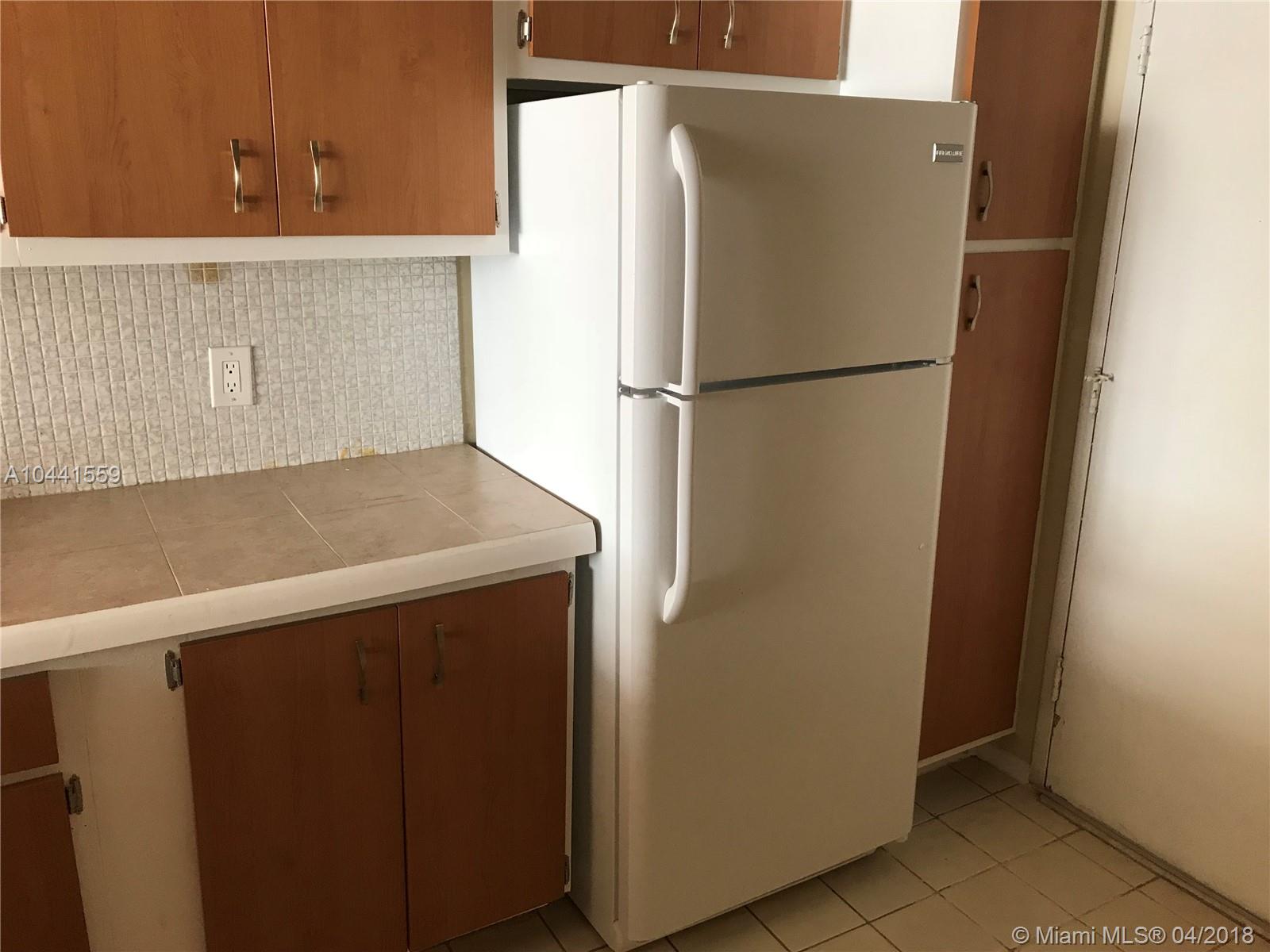 BUCKLEY TOWERS CONDO - EA - Residential Lease