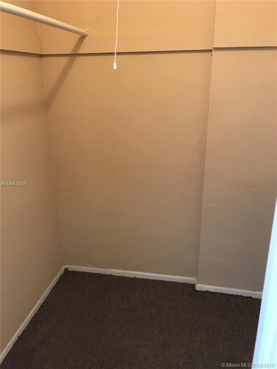 BUCKLEY TOWERS CONDO - EA - Residential Lease