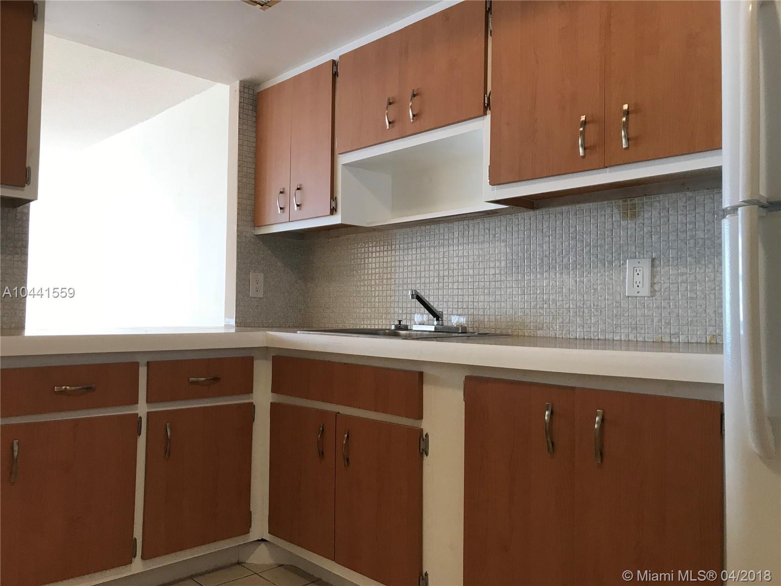 BUCKLEY TOWERS CONDO - EA - Residential Lease