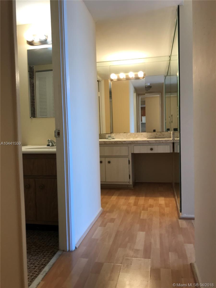 BUCKLEY TOWERS CONDO - EA - Residential Lease