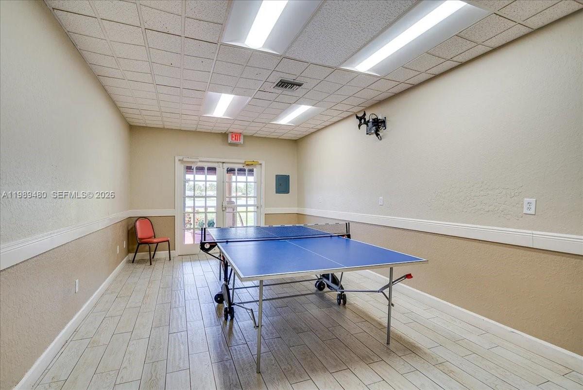 KEYS-GATE NO 1 - Residential