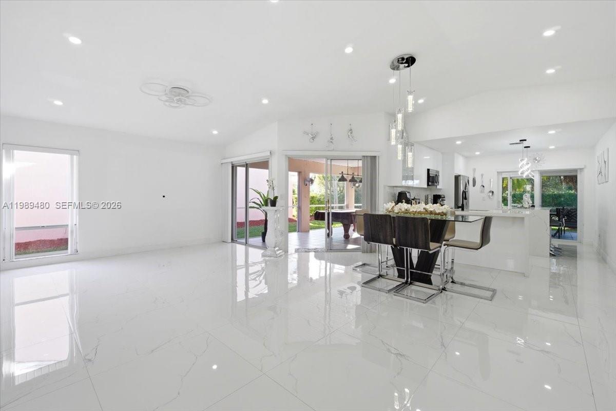 KEYS-GATE NO 1 - Residential