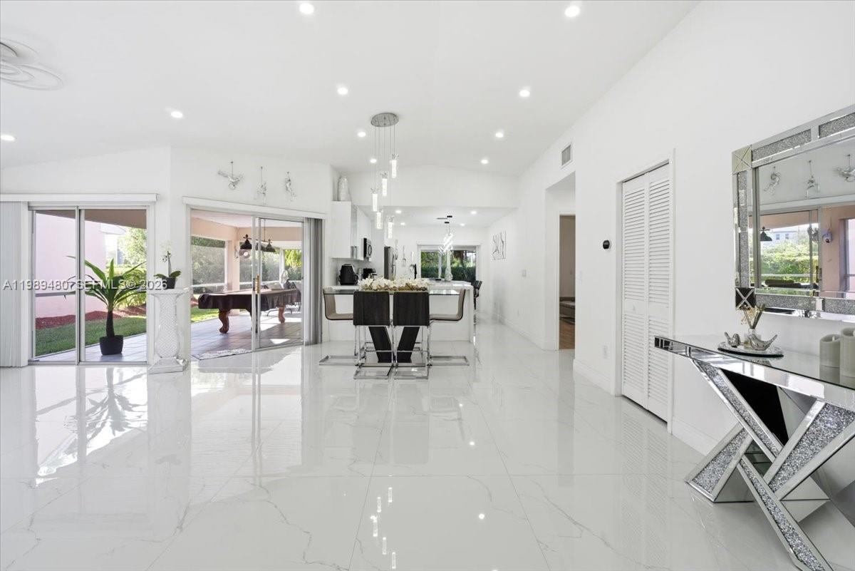 KEYS-GATE NO 1 - Residential