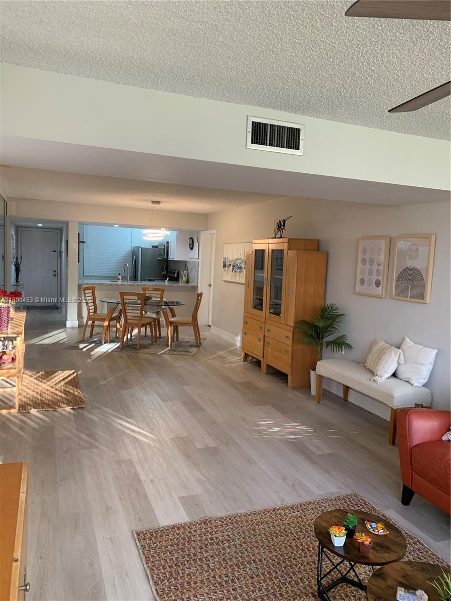 CONDO 24 OF WHITEHALL CON - Residential Lease