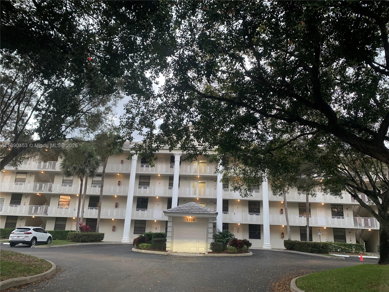 Welcome to this Lovely and Spacious Condo, Fully Furnished and remodeled, Corner unit , Super Private, This home is bright with open-concept living space offering breathtaking Water and Golf views from Living room and Master bedroom. 2 bedrooms , 2 baths with an additional room that can be used as office or guest room. Beautiful kitchen with granite countertops and SS appliances. Full size Washer and Dryer inside . Great amenities , walking distance to Club House with Pool and Membership to the Pine Island Ridge Country Club which includes Golf, Tennis Courts, Gym, Pool, Yoga, Playground, Game room, 2 restaurants, and many activities.
Excellent Location, Close to 595, Turnpike. I-95, NSU, Broward College, Airport, Shopping , Restaurants and Entertainment.