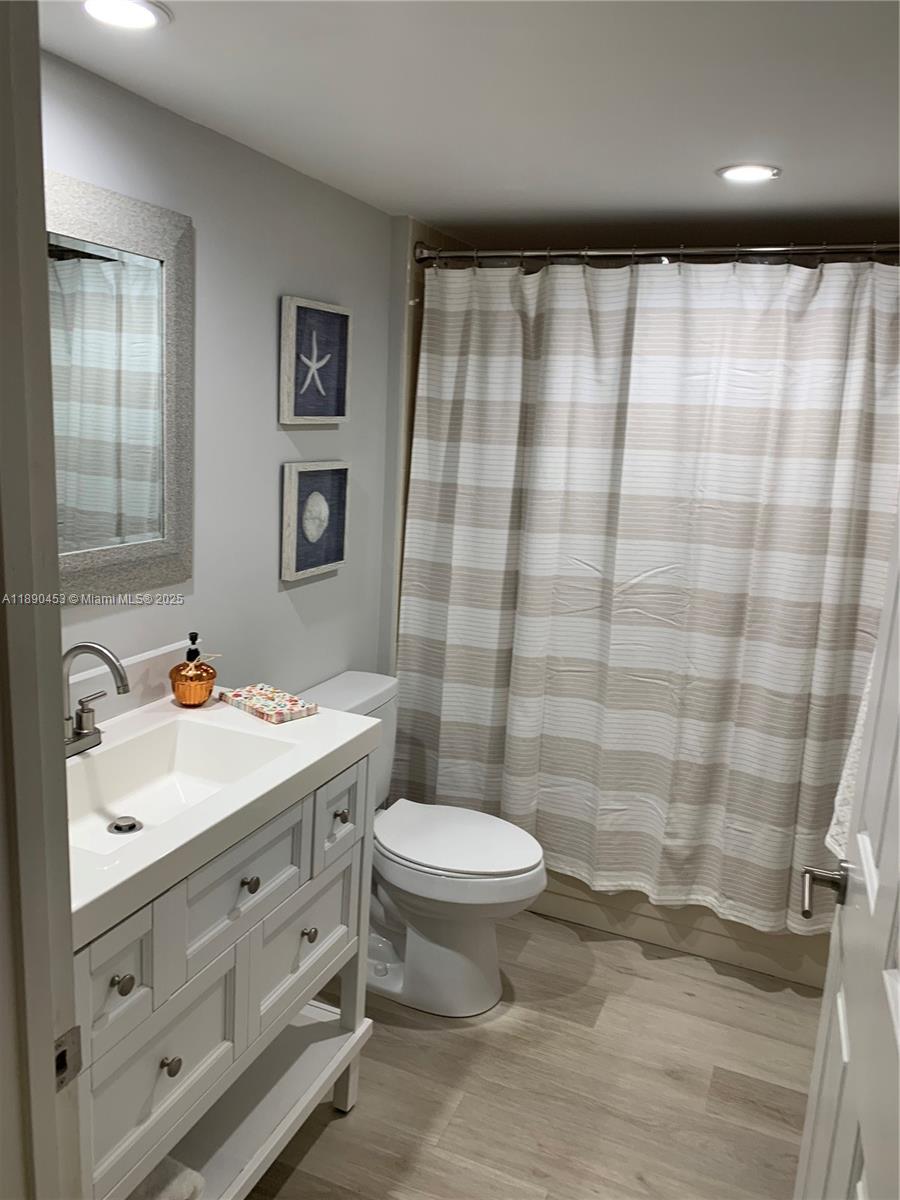 CONDO 24 OF WHITEHALL CON - Residential Lease