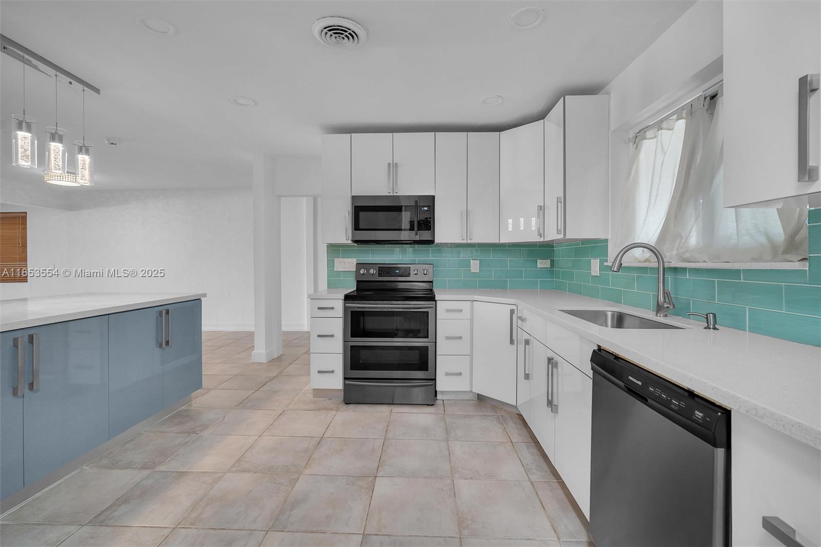 1125 N 13th Ct