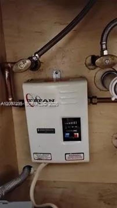 Tiny photo for 15610 NE 6th Ave #18C, Miami, FL 33162 (MLS # A12007235)