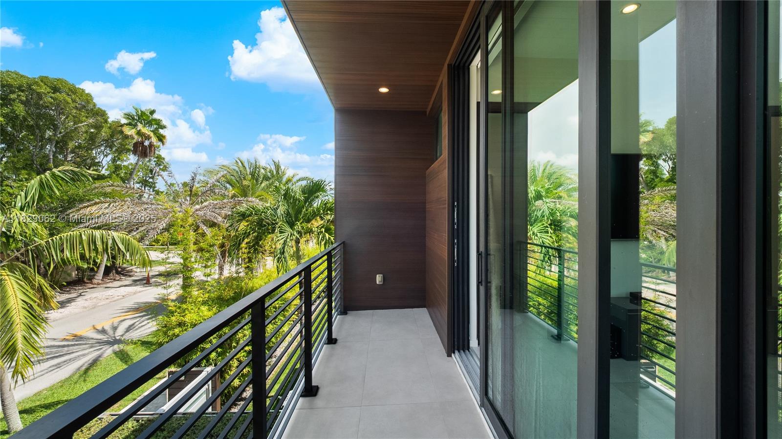 MIDDLE RIVER PARK 5-28 B - Residential