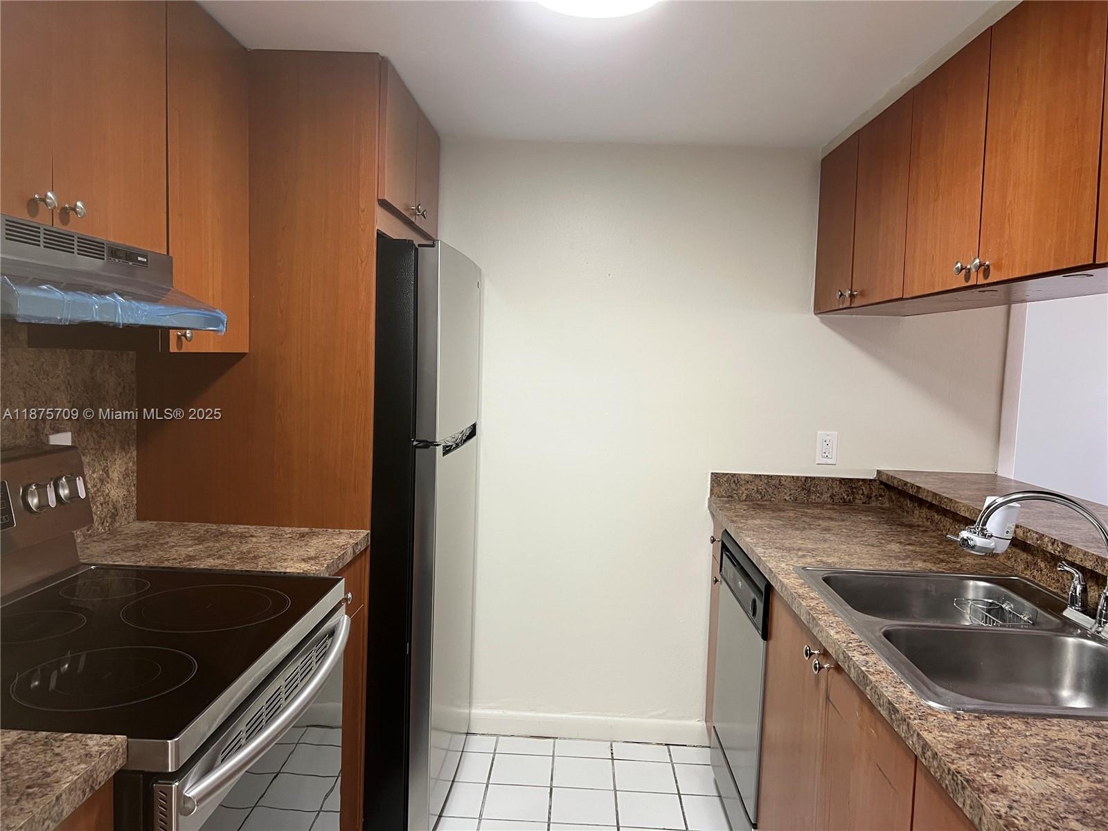 LAS VISTAS AT DORAL CONDO - Residential