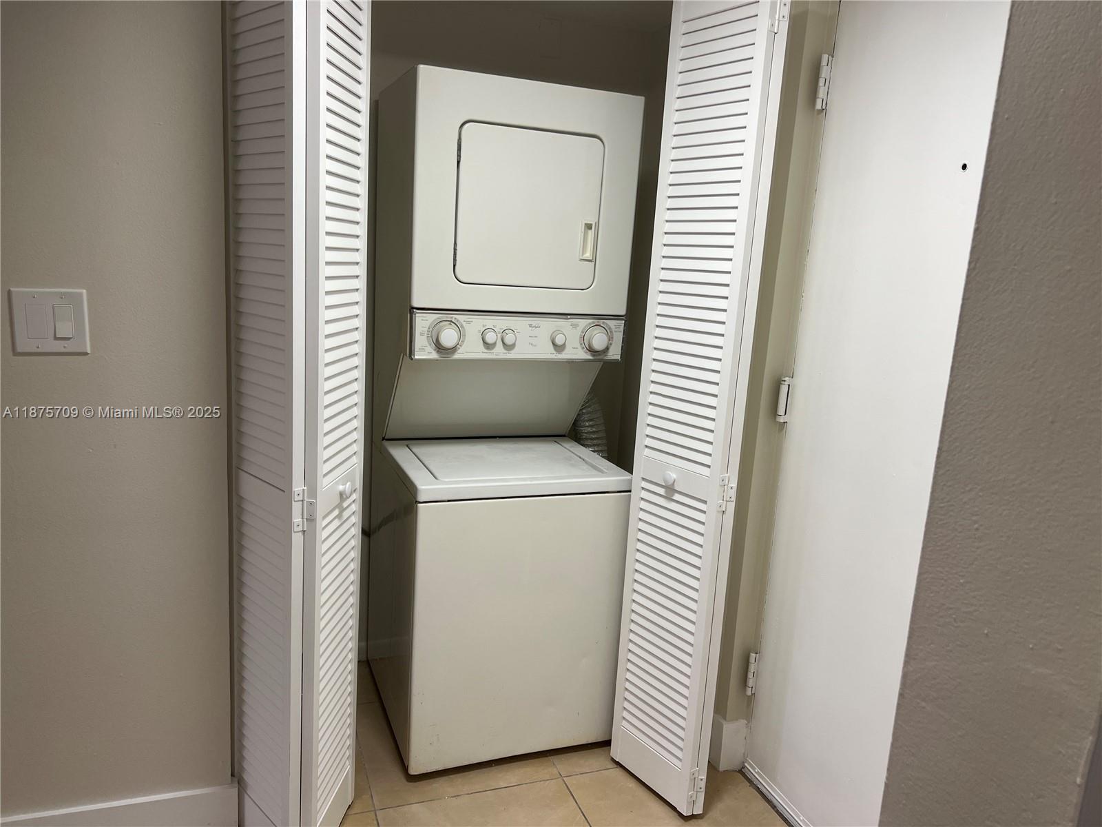 LAS VISTAS AT DORAL CONDO - Residential