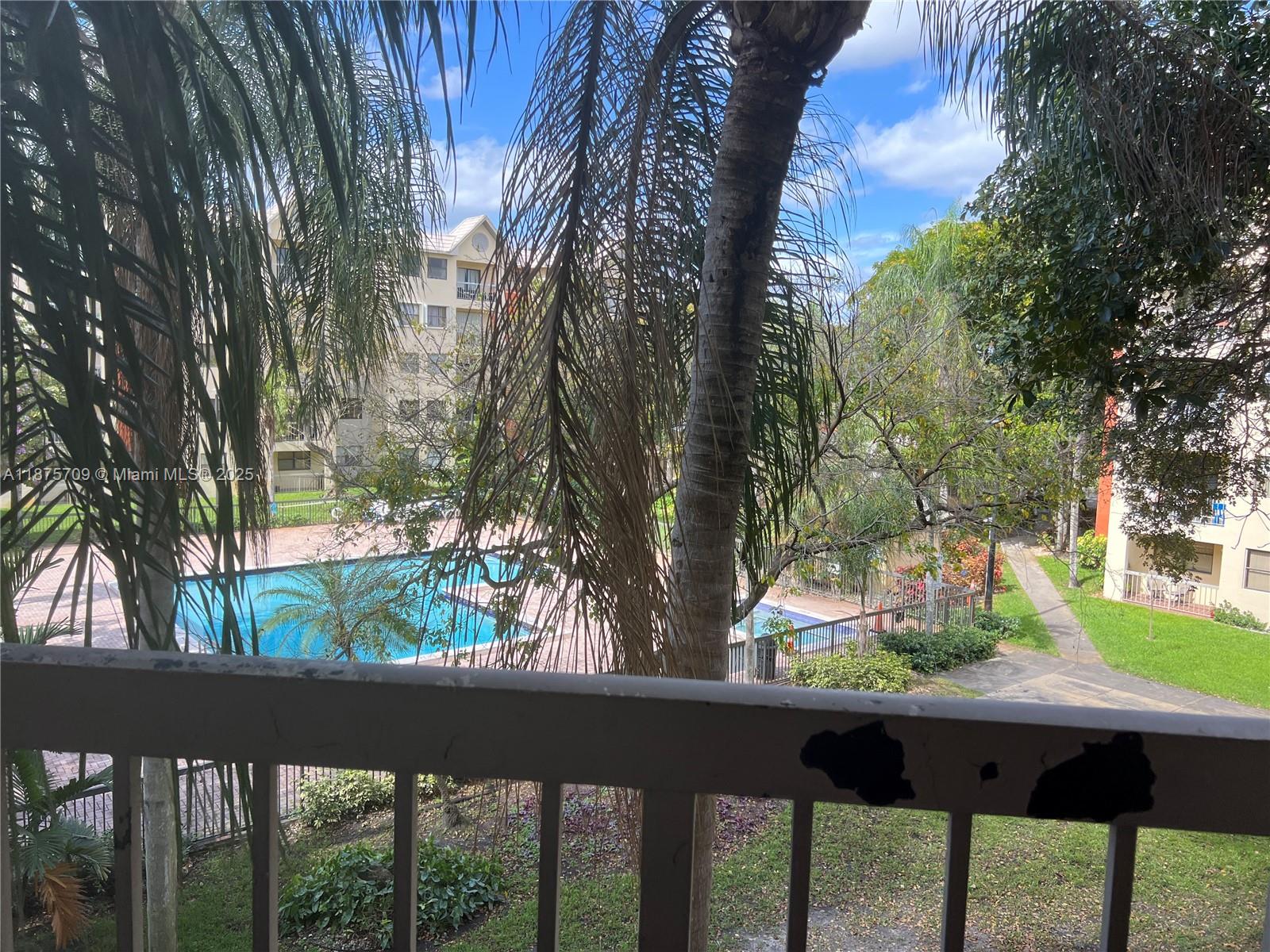 LAS VISTAS AT DORAL CONDO - Residential