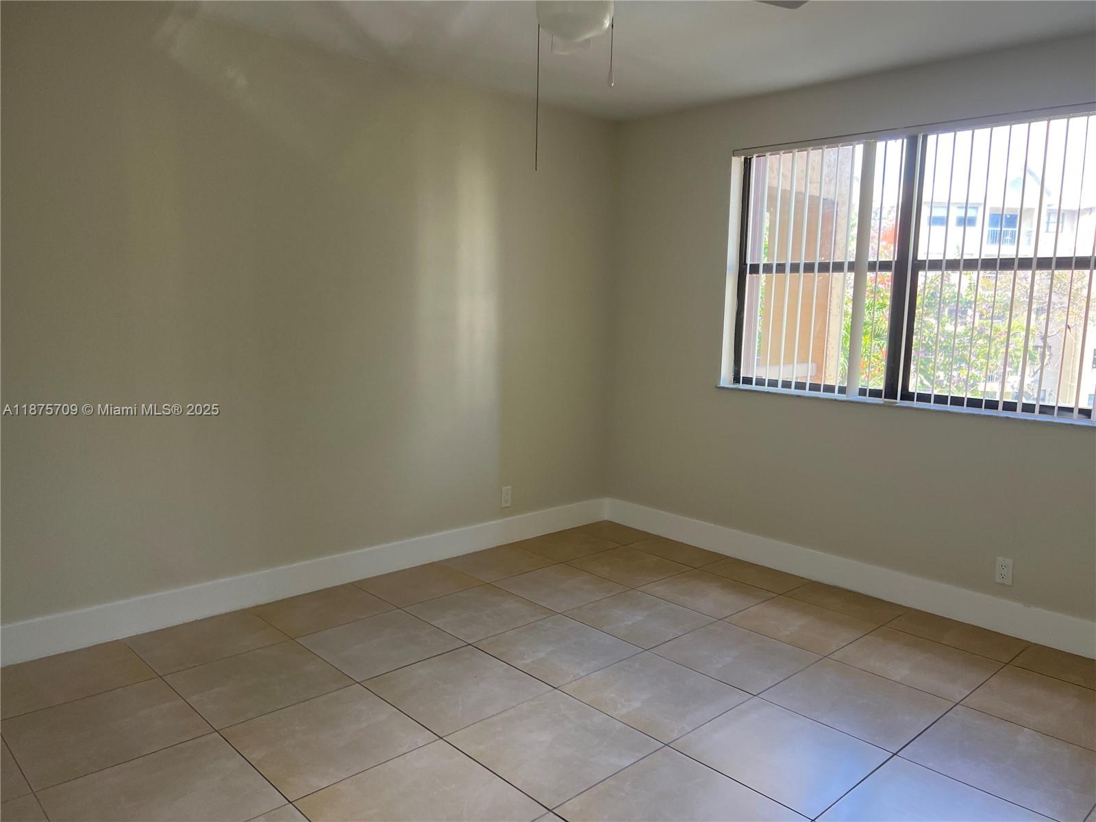 LAS VISTAS AT DORAL CONDO - Residential